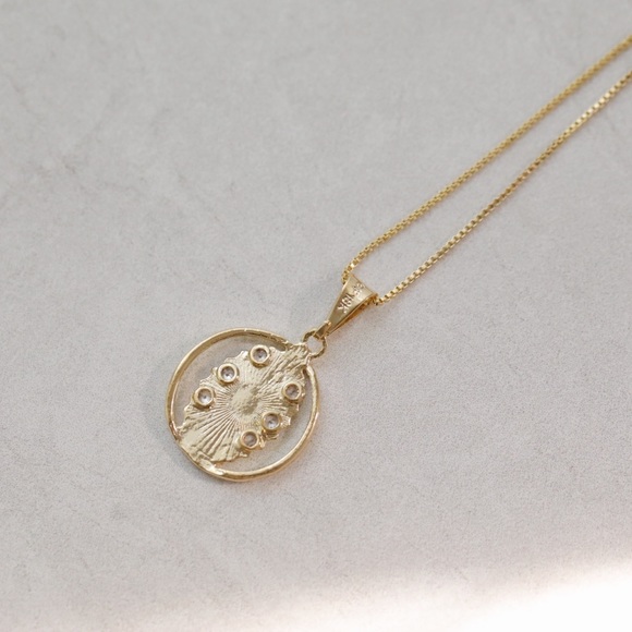 Virgin Mary Necklace | 18k Gold Filled - Picture 4 of 6